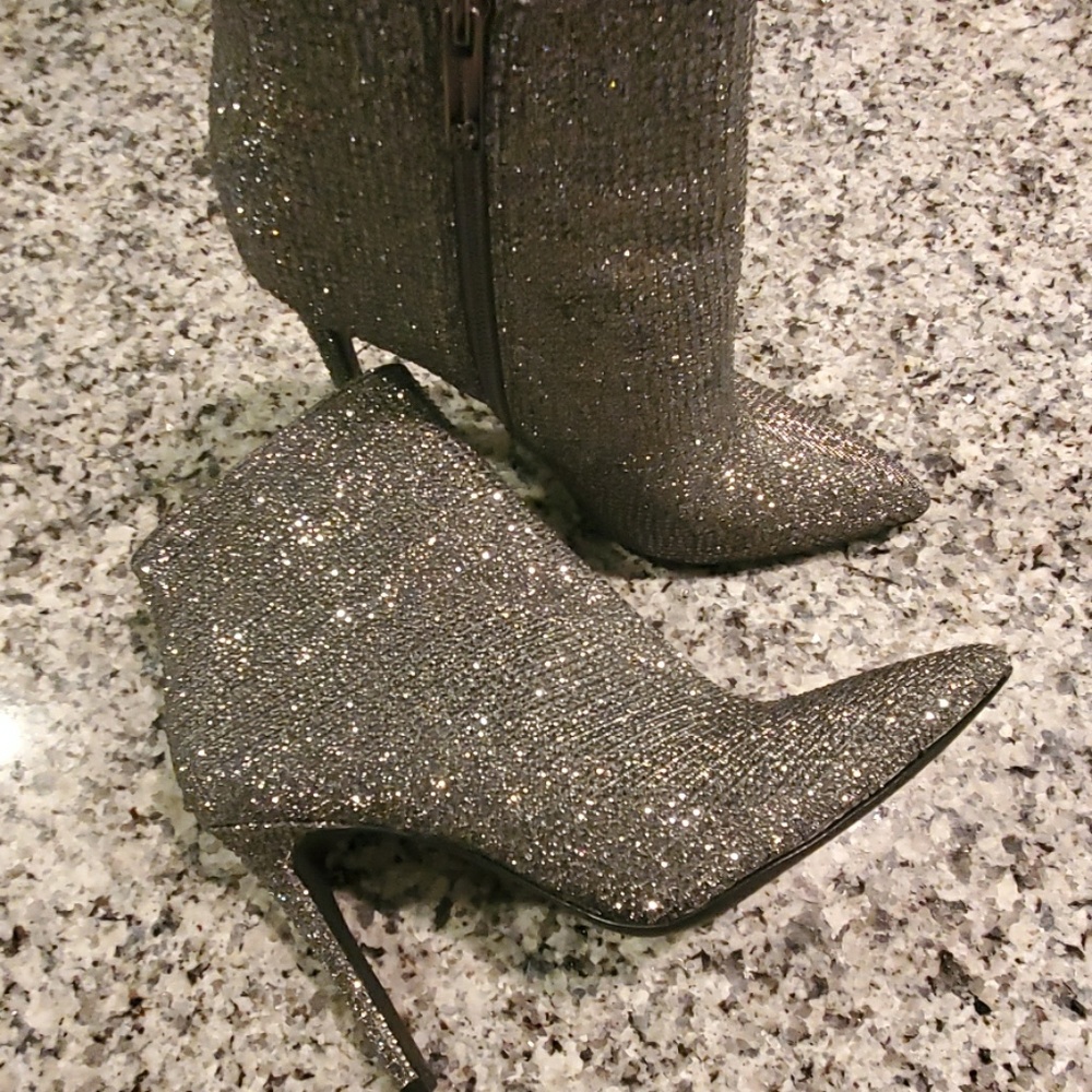 Shoes - Picture 2 of 6